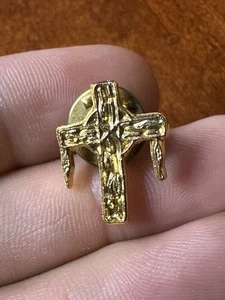 Vintage Cross Gold Tone Religious Lapel Pin #3A - Picture 1 of 2
