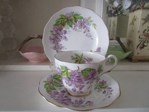 GORGEOUS ROYAL STANDARD WISTARIA WISTERIA FINE BONE CHINA TRIO - Picture 1 of 9