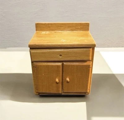 Dollhouse 1/12 scale, kitchen or bathroom vanity - Image 1 of 4