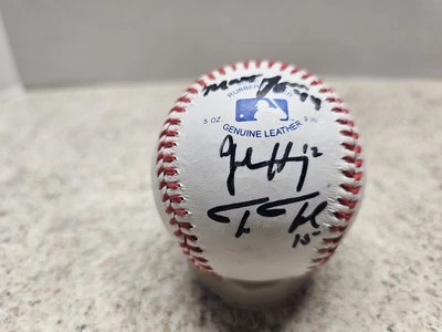 ¿Curva de Altoona? Béisbol autografiado desconocido MiLB sin certificado de autenticidad en estuche Foto 1 de 4