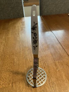 Vintage 1970s Potato Masher With Floral Handle Made In Japan - Picture 1 of 5