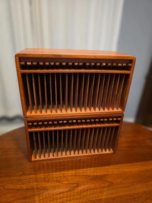 2x Soportes de 20 CD vintage de teca Kalmar y EiD mediados de siglo modernos buen estado usados.  Foto 1 de 4