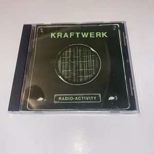 KRAFTWERK - RADIO-ACTIVITY CD RARE PRINTED IN USA/ MANUFACTURED IN CANADA VGC - Foto 1 di 2