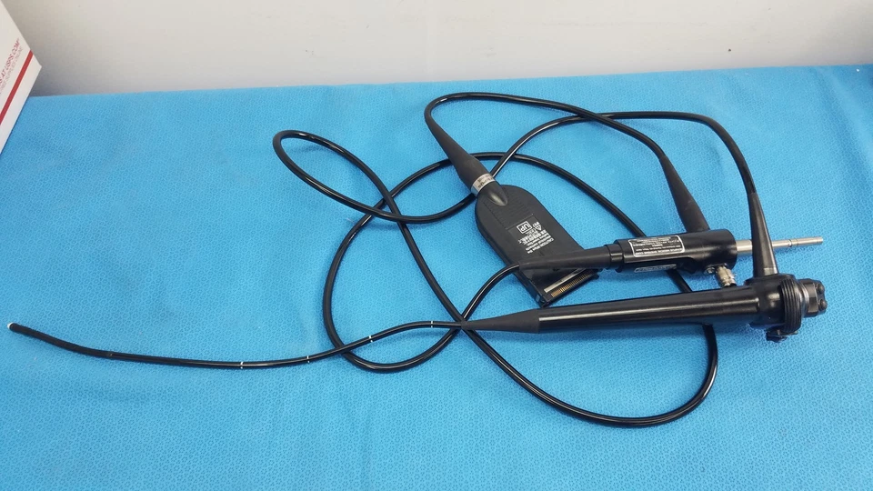 Video ureteroscopio cistoscopio de fibra flexible Olympus CYF-VHR Foto 1 de 4