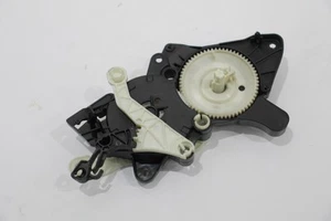 Audi A3 8Y Climate Motor Flap Control Arms Levers Adjuster 3Q0898141B - Picture 1 of 13