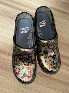 Dansko XP 2.0 Watercolor Dots Women's Size 36 Clogs (Original Price $149.99) - Picture 1 of 4