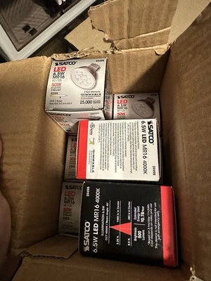 4 Pack Satco S9498 LED 6.5W MR16 12V Light Bulbs 4000K - Image 1 of 2