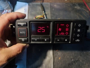 0851 Centralina climatizzatore Audi A3 8L Hella 5HB00760804, 8L0820043D - Foto 1 di 3