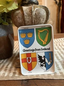 Bandeja de baratijas/puntas vintage John Hinde Products “Saludos desde Irlanda” impresión 4x6 - Imagen 1 de 6