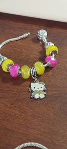 Hello Kitty Europäisches Murano Armband Charm mit Glasperlen Rosa und Gelb - Bild 1 von 2