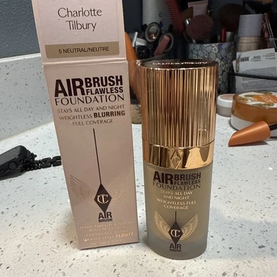 Charlotte Tilbury Air Brush Flawless Foundation - 5 NEUTRAL/NEUTRE - - Image 1 of 4