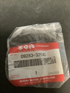 New OEM Suzuki Hub Seal 09283-32045 RMZ250 RMZ450 RMX450 - Foto 1 di 1