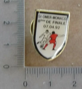 PIN'S FOOTBALL COUPE DE FRANCE 1992 1/8e FINALE US SAINT-OMER AS MONACO 2-4 - Imagen 1 de 1