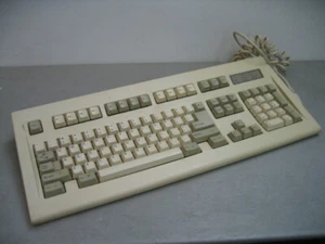 Mitsumi KPQ-E99YC AT / XT Keyboard FCC ID: EW4KPQ2479D - Picture 1 of 4