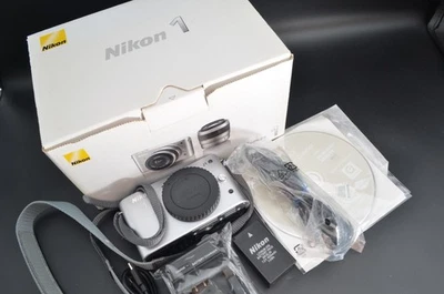 Nikon 1 J1 10.1MP Digital Mirrorless Camera Silver #E35 - Image 1 of 4