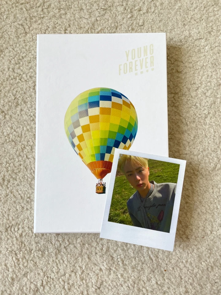 BTS Special Album [Young Forever] Day Ver. + Jin Photocard Foto 1 de 4