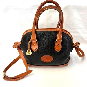 Vintage Dooney & Bourke schwarz Allwetter Leder Kuppel Umhängetasche Handtasche - Bild 1 von 7