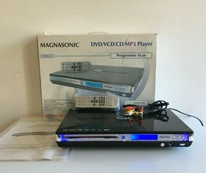 Magnasonic DVD VCD CD MP3 Player Progressive Scan Karaoke Feature with Remote - Bild 1 von 8