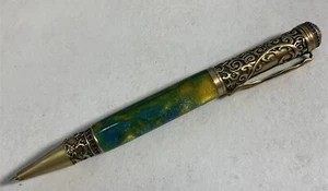 HANDMADE LOVE/HEART GREEN BLUE GOLD SWIRL FUNKELNDER ACRYL TWIST PEN MESSING - Bild 1 von 9