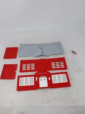 Набор для школьного дома Plasticville калибр O/S красный и серый — поврежденная крыша/отсутствующие детали - Изображение 1 из 4