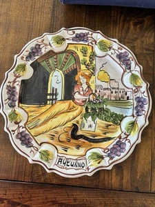 Plato de mayólica italiana pintado a mano de colección Autunno uvas, mujer, cesta - Imagen 1 de 13