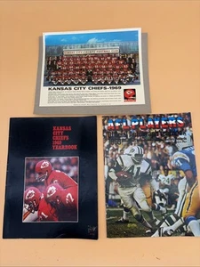 1969 AFL Players Official Autograph Yearbook 1969 Kansas City Chiefs Yearbook - Picture 1 of 7
