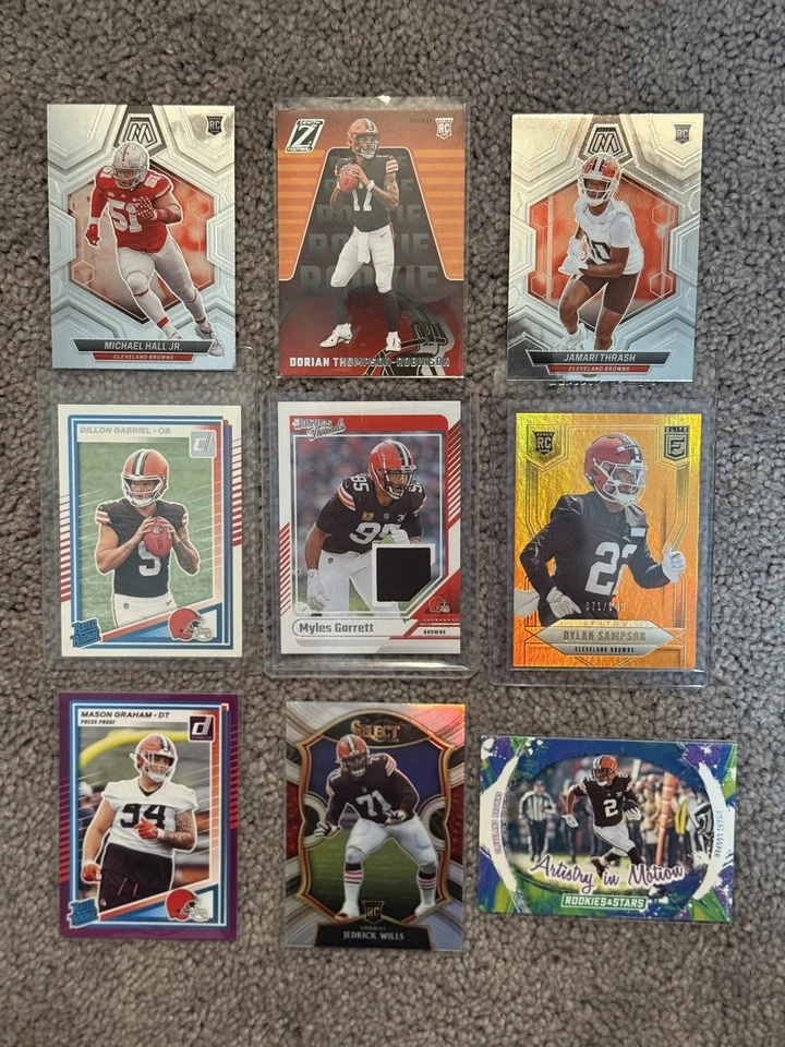 Lote de 9 cartas 2025 Cleveland Browns novato Dillon Gabriel + parche Myles Garrett  Foto 1 de 4