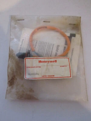 HONEYWELL LL102101 TYPE 2 HIGH LIQUID LEVEL SENSOR MICROSWITCH UNUSED SEALED - Image 1 of 4