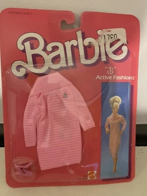 De colección 1985 Barbie 2184 B Active Fashions Conjunto de Ropa Rosa Capucha Cuello Vestido NUEVO Foto 1 de 2