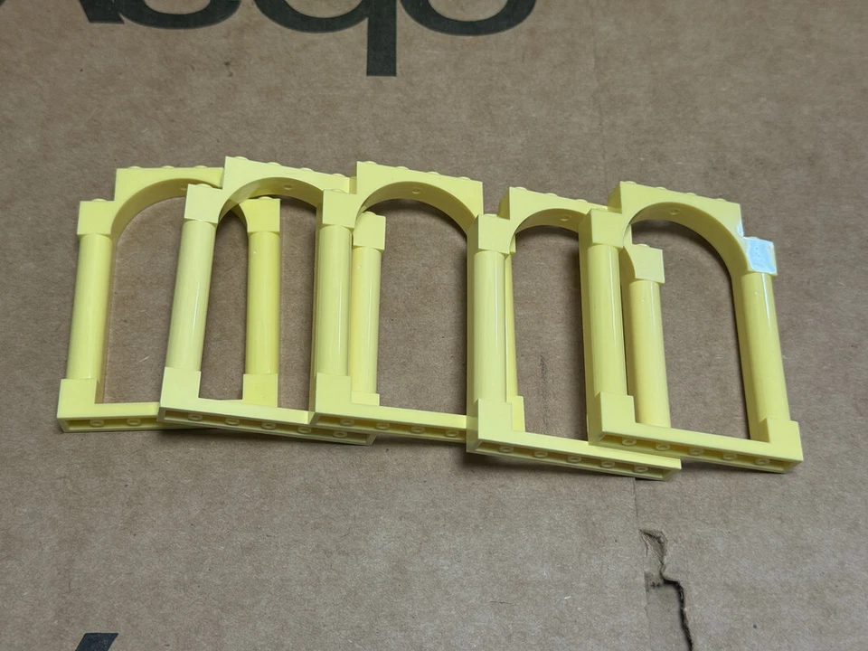 Piezas LEGO - Puerta Amarillo Claro Brillante, Marco 1 x 6 x 7 Arqueado - Nº 40066 - CANTIDAD 5 Foto 1 de 1