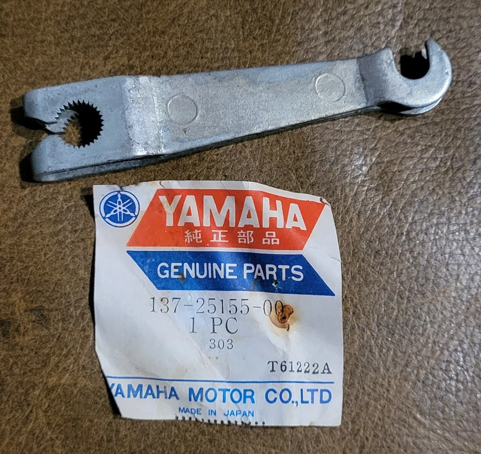 NOS OEM YAMAHA YA6 AS2C AT3 CT3 LS2 HT1 DT100 RS100 CAMSHAFT LEVER 137-25155-00 - Image 1 of 1