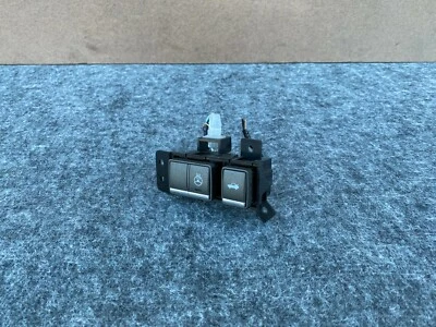 INFINITI M37 M35H M56 Q70 2011-2019 INTERRUPTOR DE PORTA-MALAS DE CALOR VOLANTE FABRICANTE DE EQUIPAMENTO ORIGINAL. 87K - Imagem 1 de 4