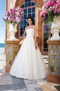 Sincerity bridal wedding dress - Picture 1 of 10