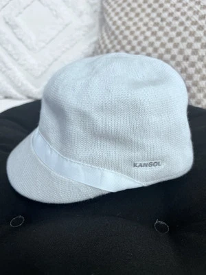 Детская шапка Kangol из бамбуковой смеси средний размер Deeto белая без застежек 7045KK отличное состояние - Изображение 1 из 4