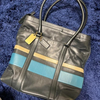 Bolso de negocios de cuero Coach se adapta a correa desmontable A4 con encanto azul marino bueno Foto 1 de 4