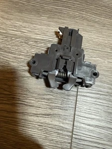 GE dishwasher door latch, WD21X10490. 265D1214G001 - Picture 1 of 3