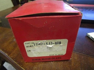 Honda OEM piston new 13102 KA5 680 - Picture 1 of 1