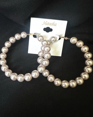 "Pendientes de aro de perlas de gran tamaño Natasha de 3,5"" pulgadas" Foto 1 de 4