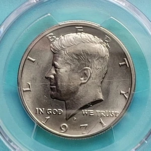 1971-D Kennedy Half Dollar**GENUINE UNC Detail** - Picture 1 of 4