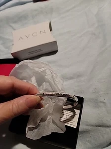 AVON Silvertone Inspirational Cuff "Nothing Is Impossible" - Picture 1 of 3