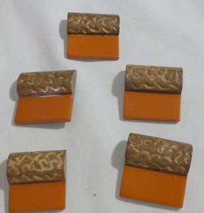 1950'S BAKELITE BUTTON 5 LARGE WOOD AND BAKELITE BUTTONS - Picture 1 of 3