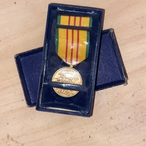 Republic of Vietnam Service Medal Ribbon Sealed in Original Box - Picture 1 of 2