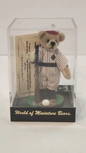 World of Miniature Bears "Slugger" #674 di Stacy Pio - Foto 1 di 6