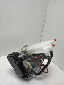 TOYOTA SIENNA 21-25 BRAKE BOOSTER MASTER CYLINDER ABS PUMP WITH RESERVOIR OEM - Foto 1 di 13
