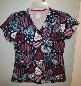 MED COUTURE SCRUB TOP SIZE S HEARTS STARS NAVY RED WHITE Patriotic POCKETS  - Picture 1 of 18