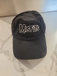 MISFITS LOGO Baseball Strapback CAPPELLO BERRETTO UNISEX ADULTI nero bianco ricamato - Foto 1 di 12