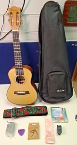 Kmise MI2068 Concert Ukulele With Bag And Accessories - Picture 1 of 5