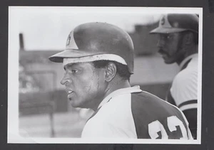 1975-76 San Diego Padres Tito Fuentes & Willie McCovey Original Foto - Bild 1 von 2