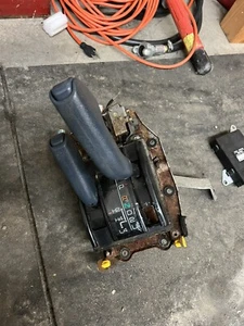 1986-1995 Toyota 4runner Auto Floor Shifter Assembly 4x4 OEM Minor Damage - Picture 1 of 8