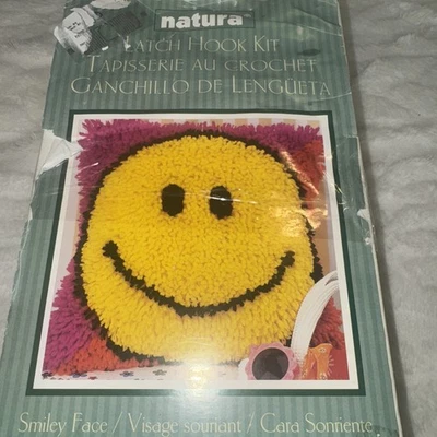Caron Latch Hook Kit Smiley Face Natura P540 New & Sealed - Image 1 of 4